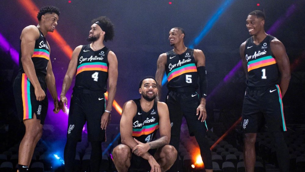 尤文主场战卡利亚里大名单，伊尔迪兹领衔，加蒂回归