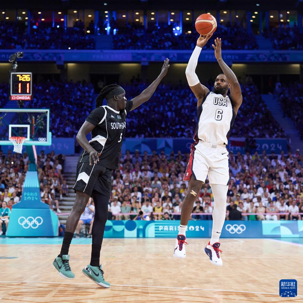 队记：斯玛特因背部伤势，将缺席今天对阵独行侠的比赛