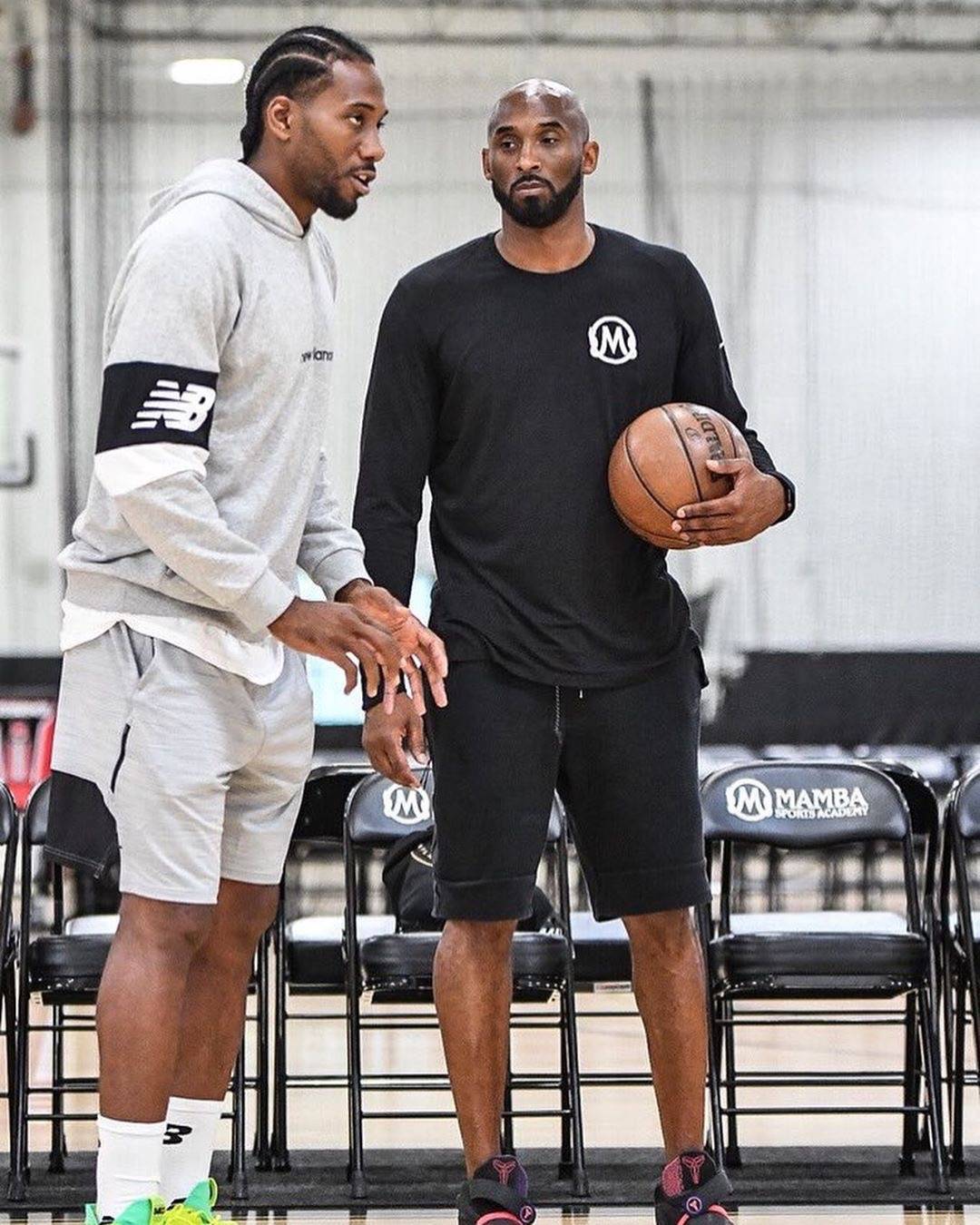 理想 livis 眼镜录的视频，室内灯光环境下