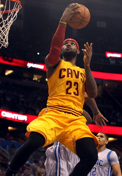 助罗马升至意甲榜首，斯维拉尔达成罗马生涯100场里程碑