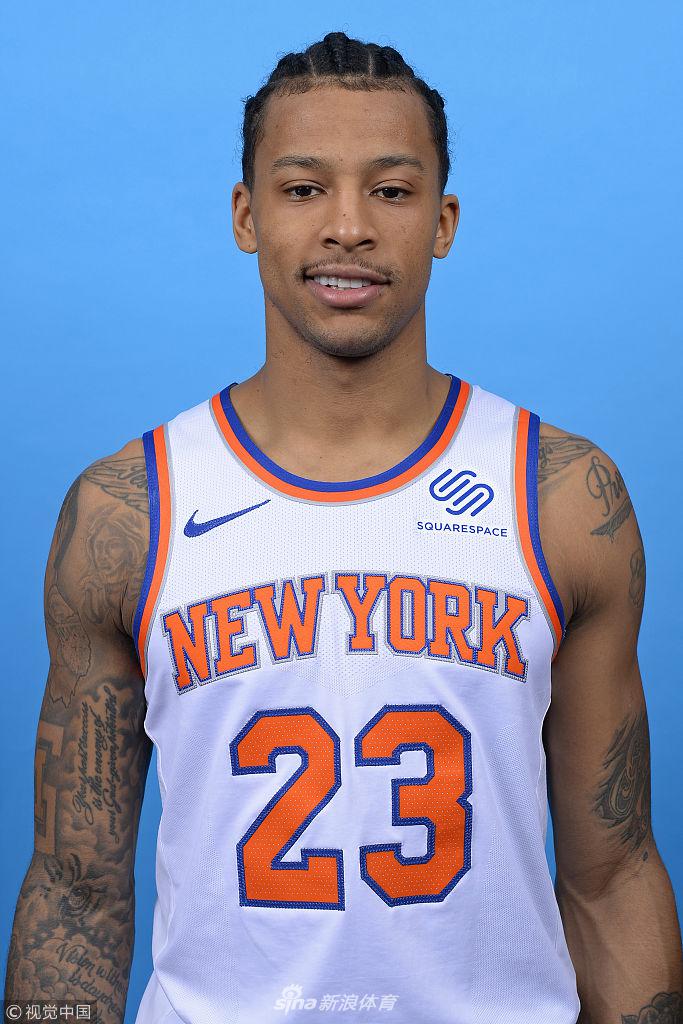 记者：纽卡一开始就计划先报价，曼联则打算先说服谢什科