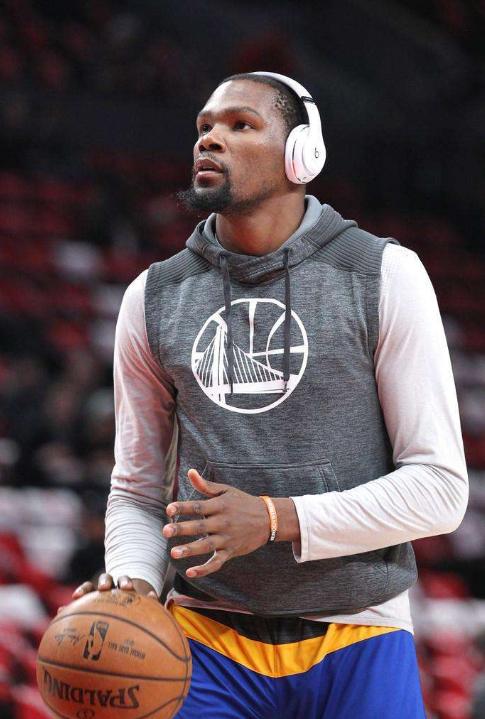 乔治复出后快船强势反弹